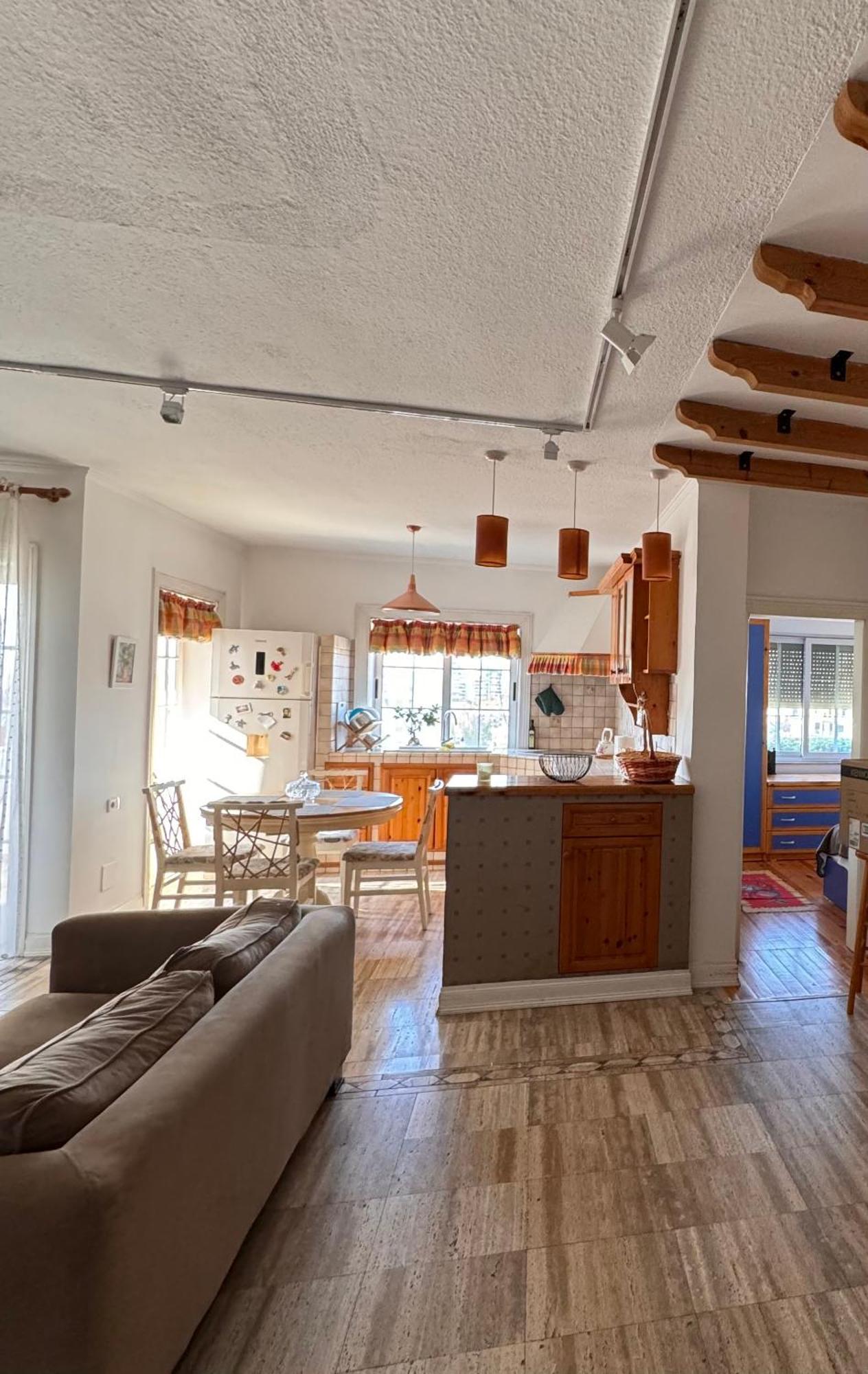 Cozy Vintage Modern Gem